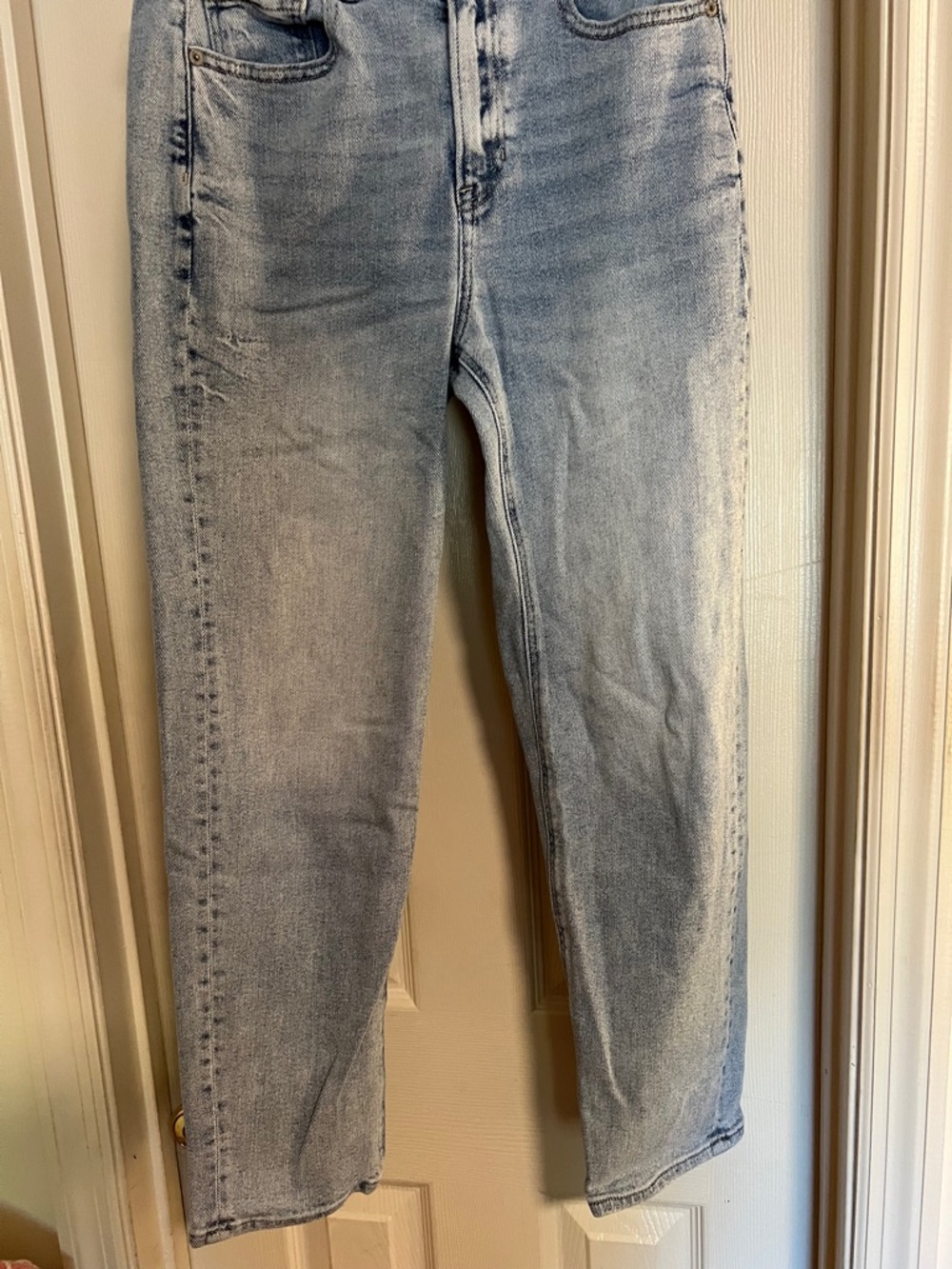 American Eagle Outfitters Light Blue Straight Leg Mom Jeans